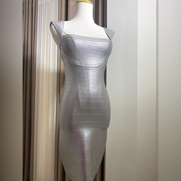 Marciano Dresses & Skirts - Marciano Silver Ribbed Bodycon Dress